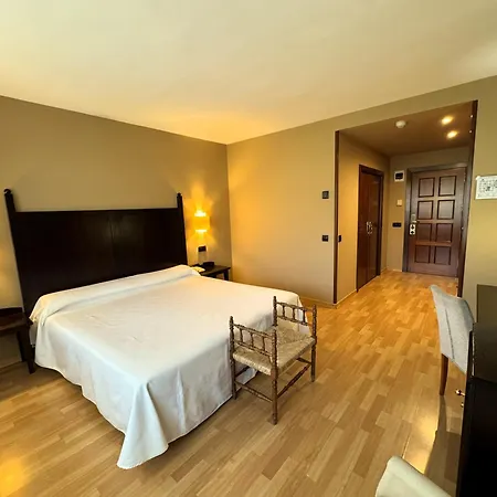 Cotiella Hotel Campo (Huesca)