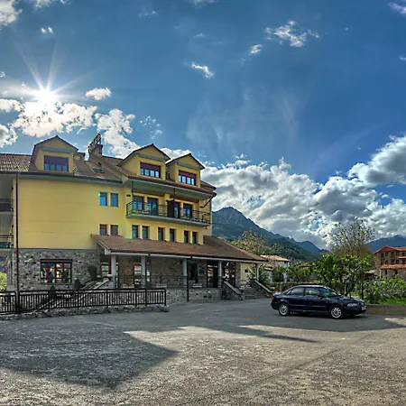 Cotiella Hotel Campo (Huesca)
