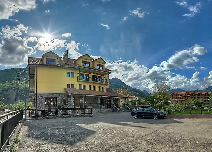 Cotiella Hotel Campo (Huesca)